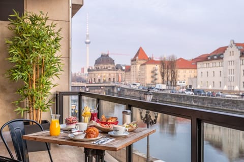 Suite with Balcony & River view | Balcony