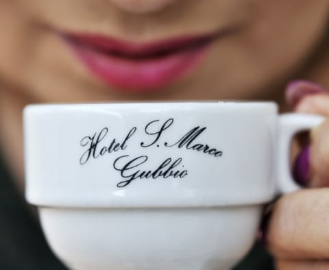 Daily continental breakfast (EUR 8 per person)