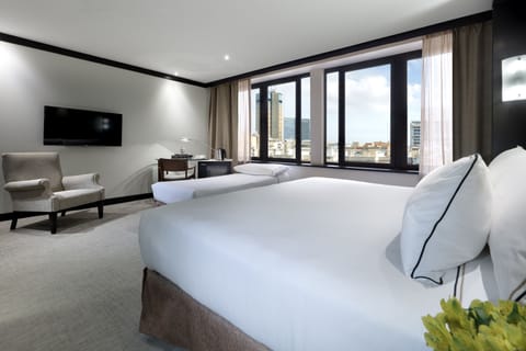 Standard Triple Room | Premium bedding, minibar, in-room safe, desk