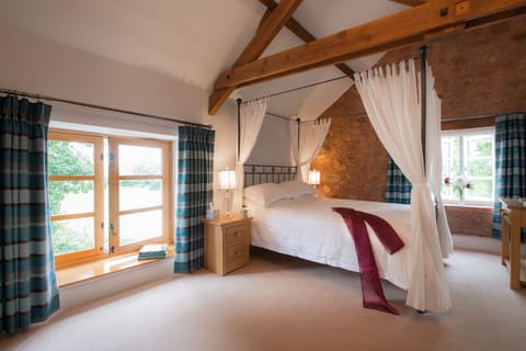 Suite, Ensuite (Four Poster Bed) | Egyptian cotton sheets, premium bedding, pillowtop beds