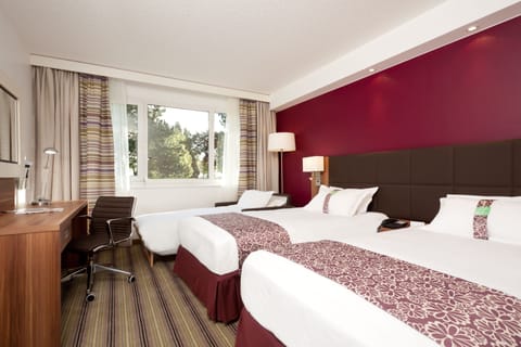 Standard Room, Multiple Beds | Minibar, in-room safe, desk, blackout drapes