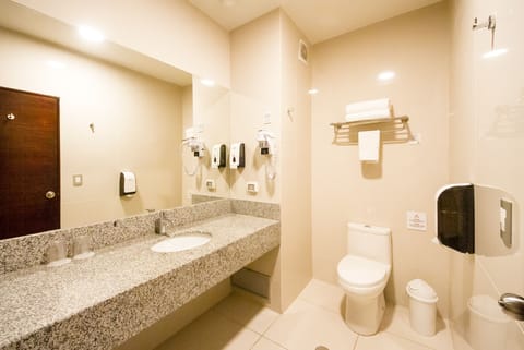 Superior Room, 2 Twin Beds | Bathroom | Shower, designer toiletries, towels