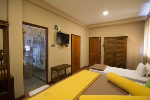 Standard Triple Room, Multiple Beds | Desk, rollaway beds, free WiFi