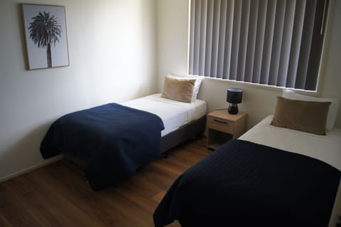 2 Bedroom Fully Self-Contained Apartment | Iron/ironing board, free WiFi, bed sheets