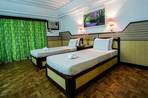 Deluxe Room | Desk, free WiFi, bed sheets