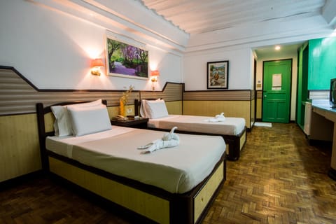 Deluxe Room | Desk, free WiFi, bed sheets