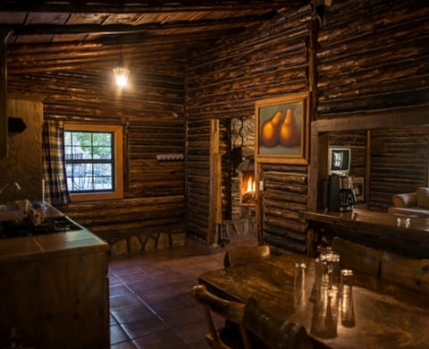 Cabin, 4 Bedrooms (Cabaña Cuatro Recamaras) | Dining room