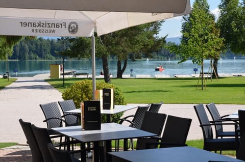 Breakfast, lunch, dinner served; international cuisine 