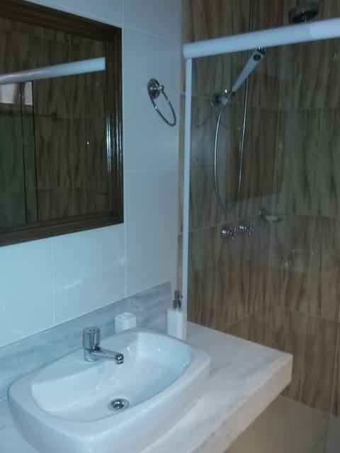 Standard Suite, Balcony | Bathroom sink