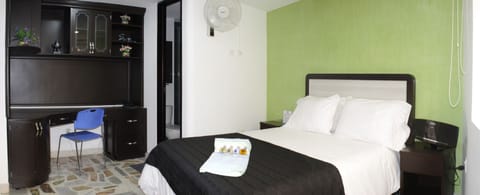 Special Double Room | Egyptian cotton sheets, pillowtop beds, desk, laptop workspace