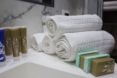 Family Quadruple Room | Room amenity