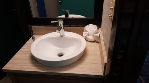 Family Triple Room | Bathroom | Free toiletries, hair dryer, towels