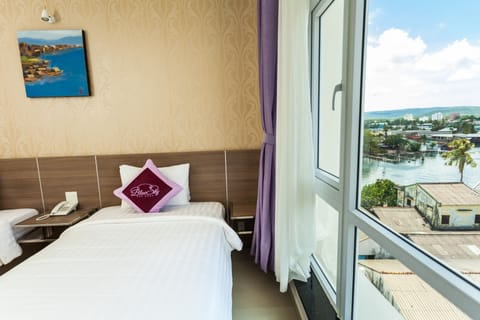 Deluxe Double Room | Minibar, in-room safe, desk, soundproofing