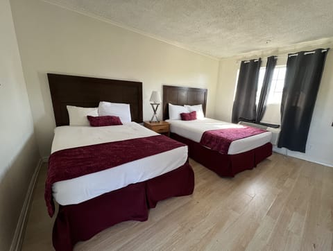 Standard Room, 2 Double Beds | Hypo-allergenic bedding, iron/ironing board, free WiFi, bed sheets