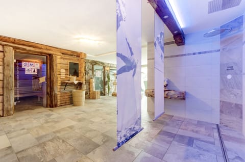 Sauna, hot tub, steam room, body treatments, aromatherapy