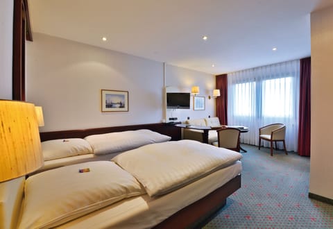 Comfort Double Room | Free minibar, desk, blackout drapes, iron/ironing board