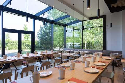 Daily buffet breakfast (EUR 24 per person)