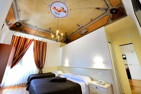 Premium bedding, minibar, desk, iron/ironing board