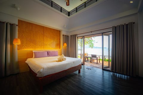 Baan Yong Yuth Buri (Beach Bungalow)  | Minibar, in-room safe, desk, free WiFi