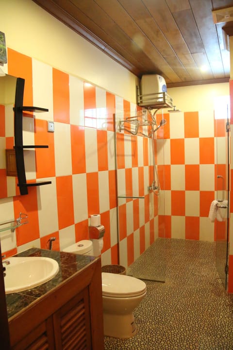 Superior Double or Twin Room | Bathroom | Free toiletries, hair dryer, bathrobes, slippers