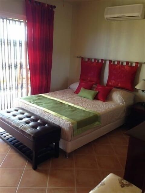 1 bedroom, premium bedding, pillowtop beds, minibar