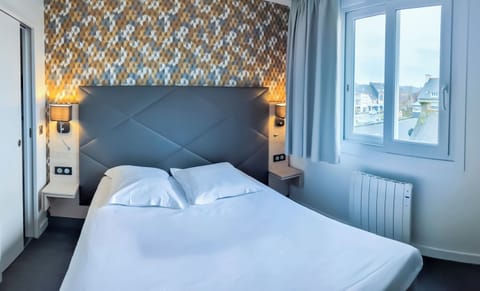 Comfort Double Room, City View | Premium bedding, desk, blackout drapes, soundproofing