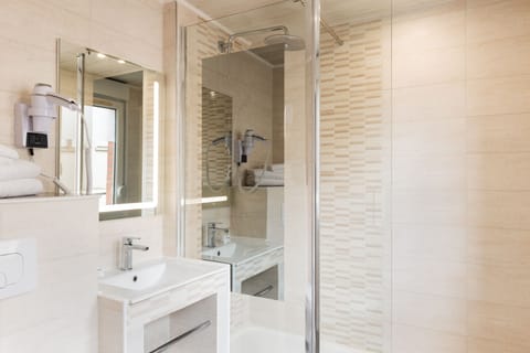 Standard Double Room | Premium bedding, desk, iron/ironing board, free WiFi