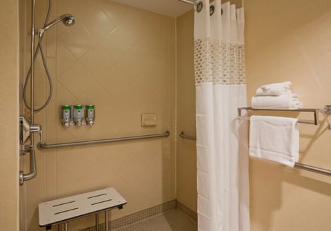 Room, 1 Queen Bed, Accessible (Hearing) | Bathroom | Free toiletries, hair dryer, towels