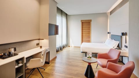 Superior Room | Premium bedding, down comforters, minibar, in-room safe