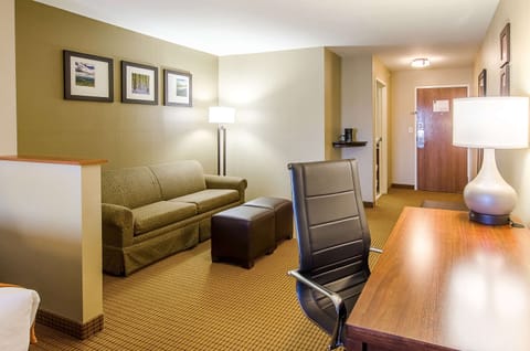 Suite, Non Smoking | Desk, blackout drapes, iron/ironing board, WiFi