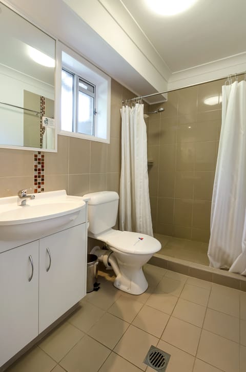 Queen Standard (Upstairs or Downstairs) | Bathroom | Shower, towels