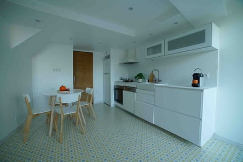 Apartment, Ensuite, Sea View (Balcon/Balcony) | Private kitchen