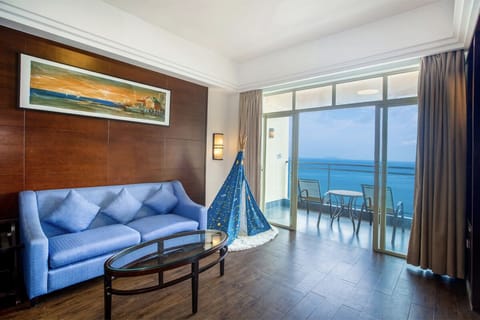 180 degree Ocean view Kid's Suite | Premium bedding, minibar, in-room safe, individually decorated