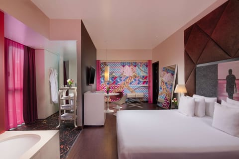 Junior Suite (nhow) | Minibar, in-room safe, individually decorated, desk