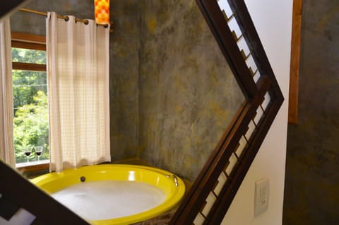 Suite (Imperial ) | Bathroom | Combined shower/tub, spring water tub, free toiletries, hair dryer