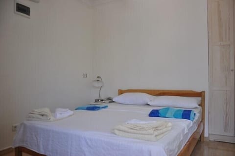 Standard Room, Partial Sea View | Free WiFi