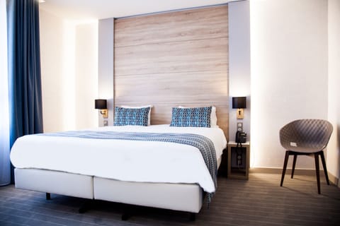 Premium Double Room, 1 King Bed, Private Bathroom, Pool View | Premium bedding, memory foam beds, in-room safe, desk