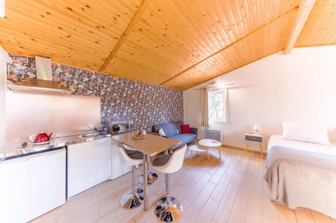 Chalet (Suite) | 1 bedroom, desk, soundproofing, free WiFi