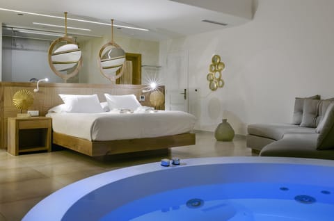 Luxury Suite, Private Pool | Minibar, in-room safe, desk, soundproofing