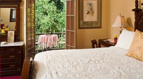  Gallery Suite- 1893 Main House | Premium bedding, pillowtop beds, individually decorated