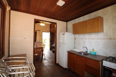 Cabin, 2 Bedrooms | Private kitchen | Full-size fridge, microwave, oven, stovetop