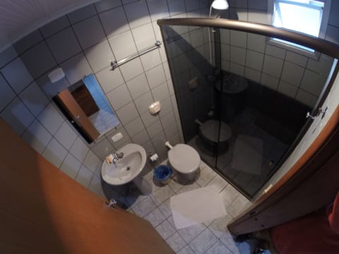 Quintuplo Room  | Bathroom | Shower, free toiletries, hair dryer, bidet