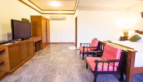 Beach Bungalow (Garden View) | In-room safe, iron/ironing board, free cribs/infant beds, rollaway beds