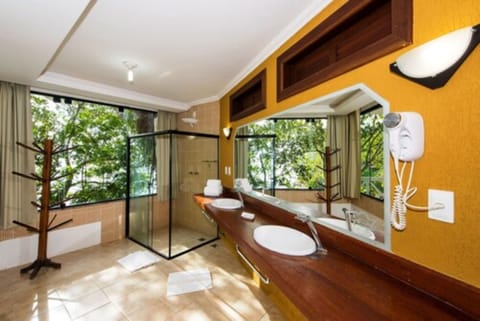 Room (Master) | Bathroom | Shower, rainfall showerhead, hair dryer, towels