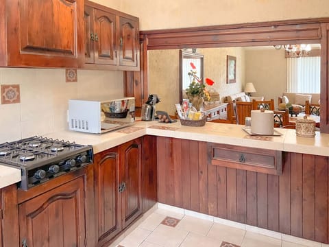 Traditional Villa | Private kitchen | Full-size fridge, microwave, stovetop, coffee/tea maker