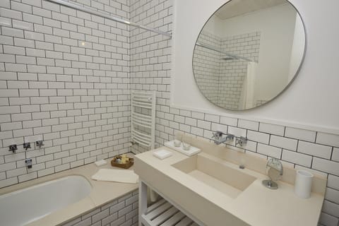 Premium Double or Twin Room | Bathroom | Combined shower/tub, free toiletries, hair dryer, bidet