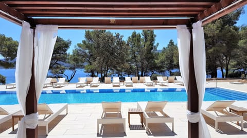 Seasonal outdoor pool, pool umbrellas, sun loungers