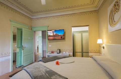 Deluxe Double Room, Jetted Tub | 1 bedroom, premium bedding, memory foam beds, minibar