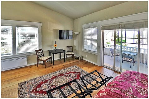 Orcas View Suite (Can Connect to Evergreen Suite) | Egyptian cotton sheets, premium bedding, individually decorated