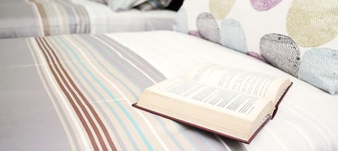 Twin Room, Private Bathroom | Desk, laptop workspace, free WiFi, bed sheets